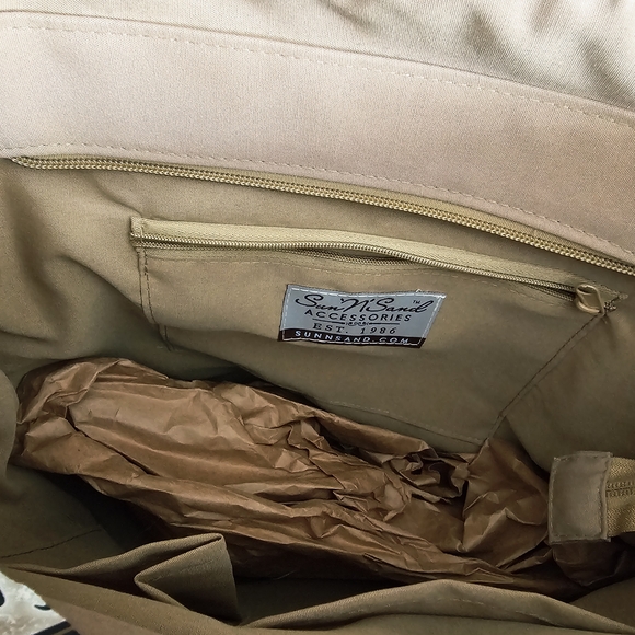 NWT Beige Woven Tote Bag - Picture 3 of 6